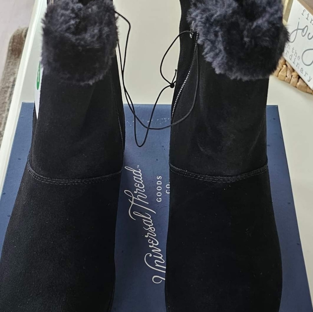 NEW,Universal Thread Genuine Leather Women's Size 10 Boots, 1 PAIR For 10.00 - Picture 2 of 7